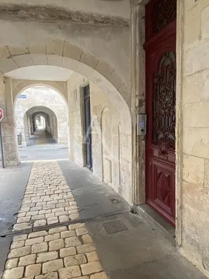 Kuća i okolina; pogled