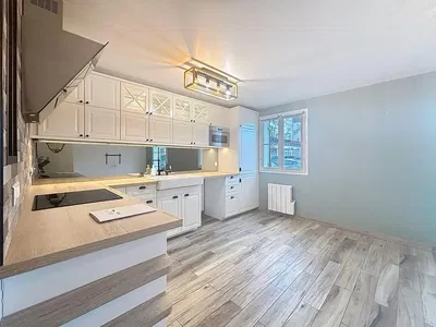 مطبخ; أجهزة المطبخ, ضوء طبيعي, أسلوب عصري, أرضية خشبية, مجدد