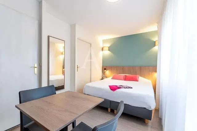 Bedroom; natural light, modern style