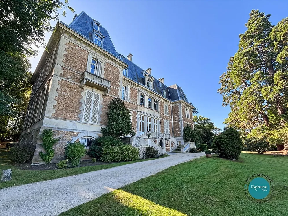 Dům a okolí; výhled