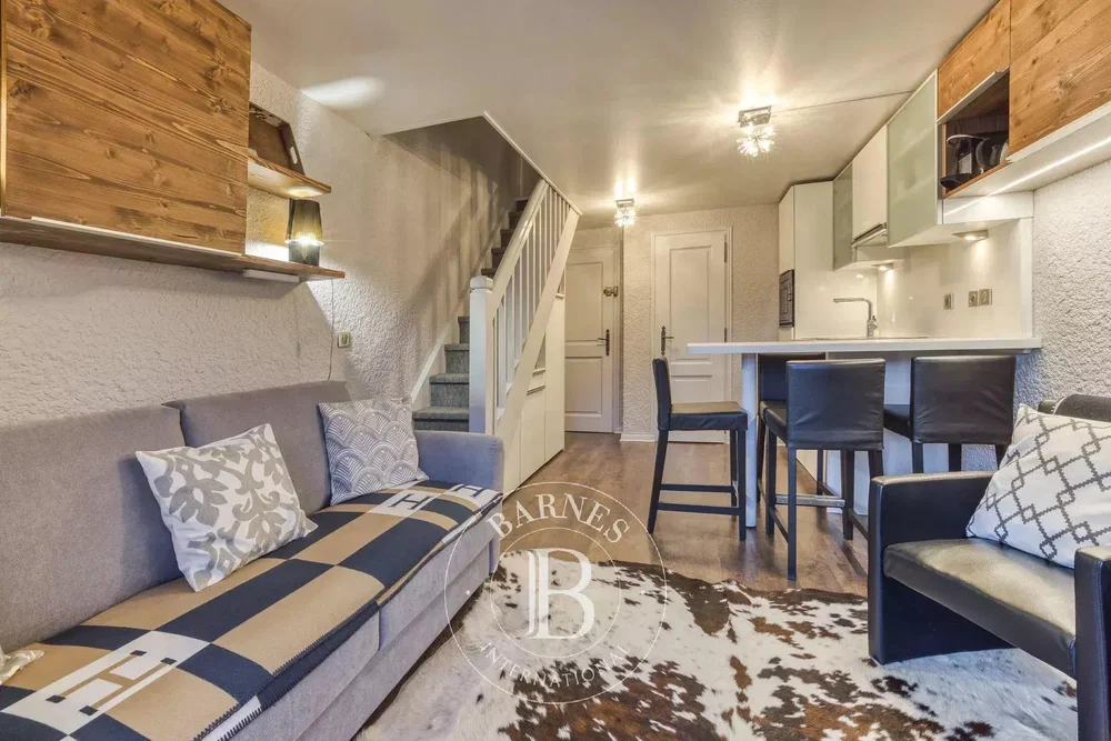 Dnevna soba; moderni stil, drvene grede, renoviran, prirodno svjetlo