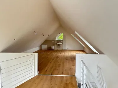 Dječija soba; drveni pod, prirodno svjetlo