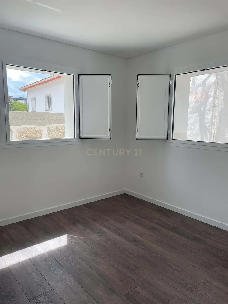 Schlafzimmer; blick, tageslicht, holzboden, renoviert