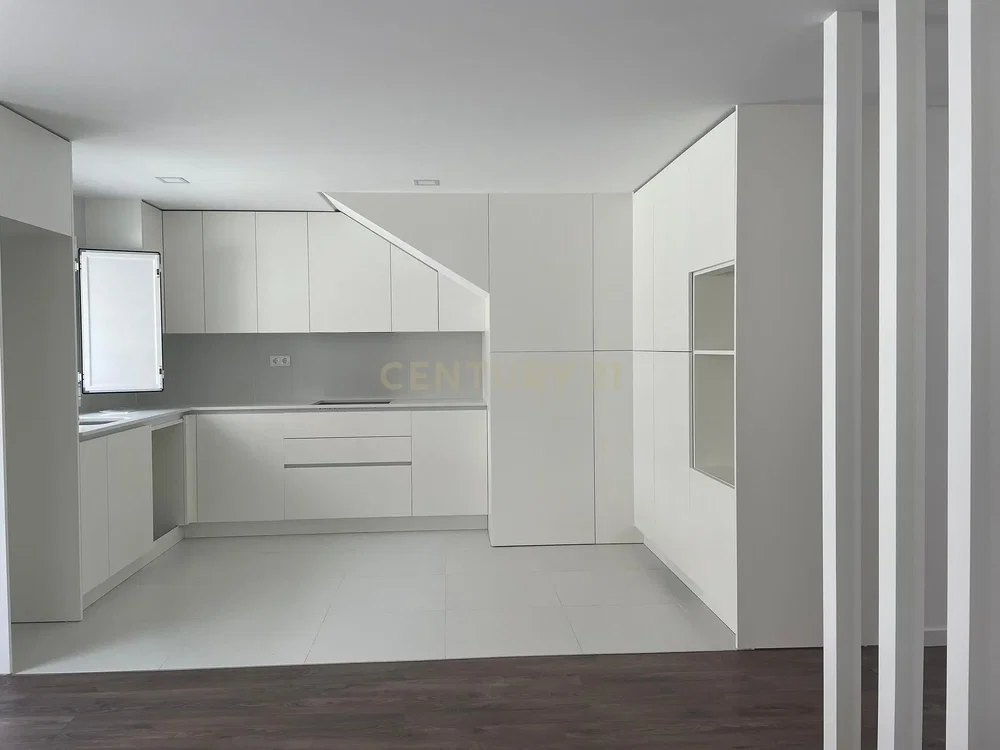 Küche; fliesenboden, renoviert, tageslicht, moderner stil