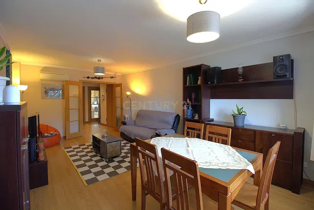 Salon; lumière naturelle, style moderne