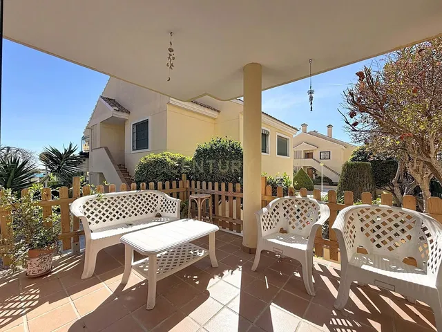 Teras; fayans zemin, doğal ışık