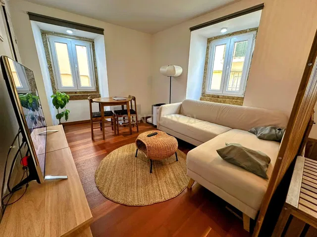 Dnevna soba; prirodno svjetlo, drveni pod, moderni stil