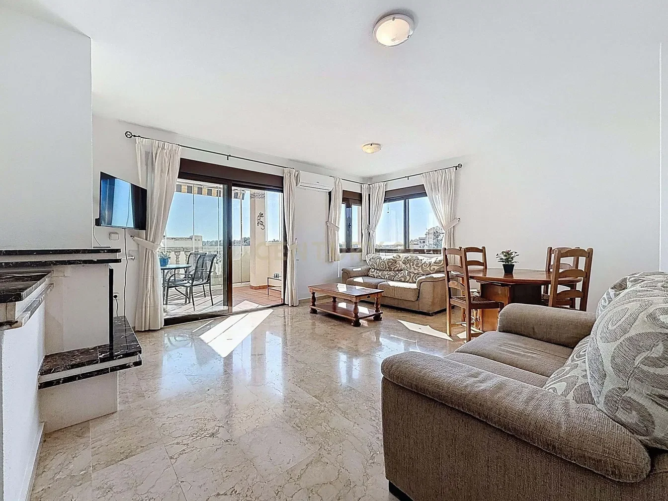 Oturma odası; manzara, doğal ışık