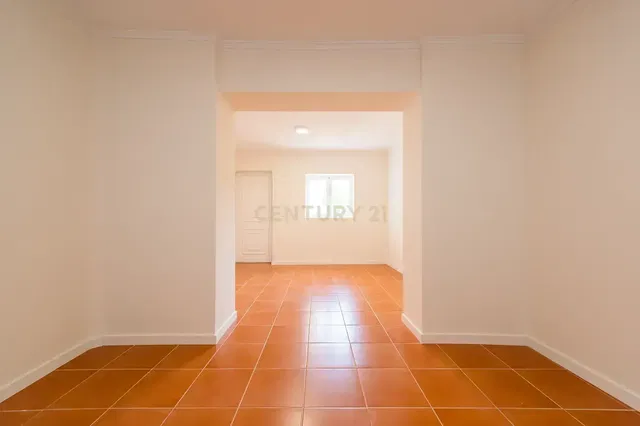 Autre; carrelage, lumière naturelle