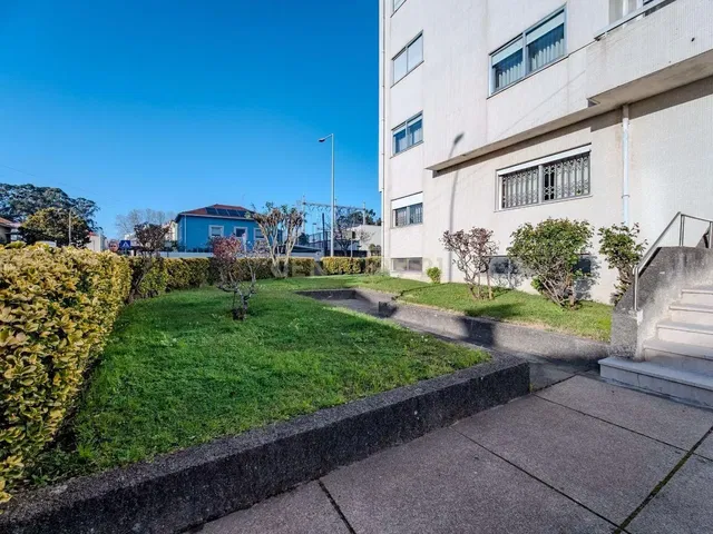 Maison et environs; lumière naturelle