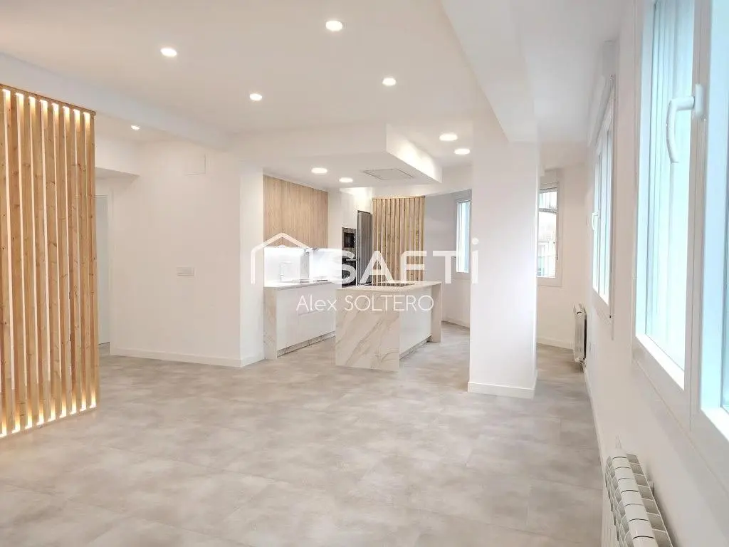 Mutfak; doğal ışık, tadilatlı, fayans zemin, mutfak aletleri