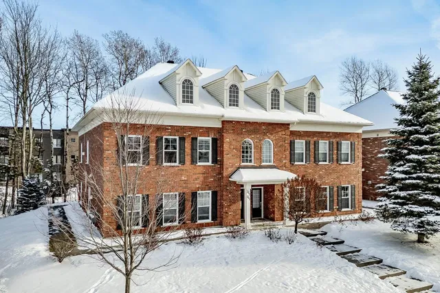 Maison et environs; lumière naturelle