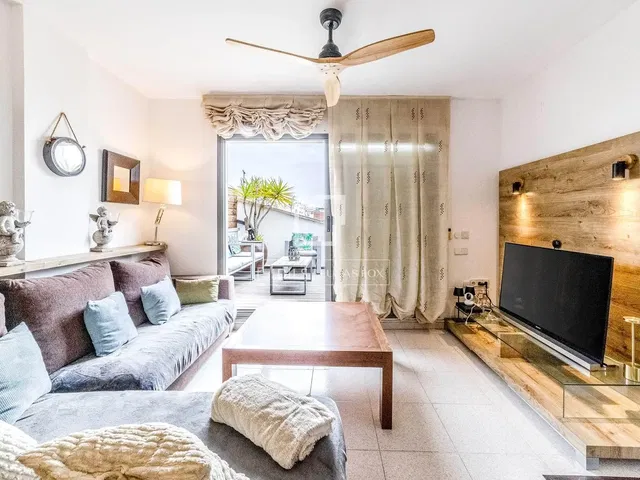 Oturma odası; manzara, doğal ışık, modern stil