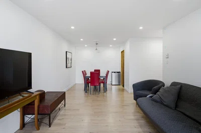 Salón; luz natural, estilo moderno