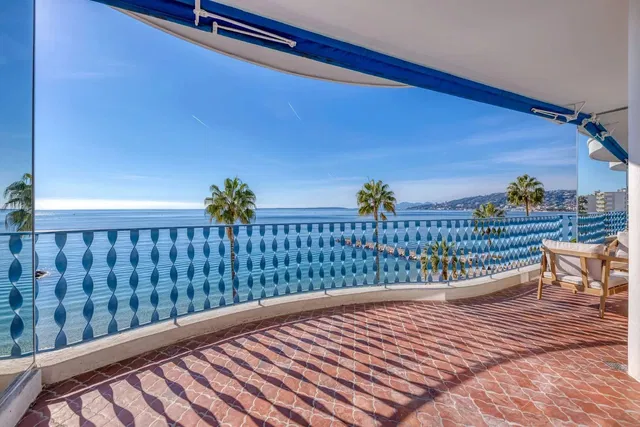 Terasa; výhled, přirozené světlo