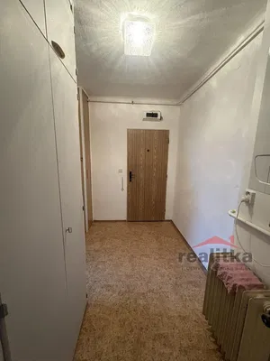 Garderobe; tageslicht, renoviert