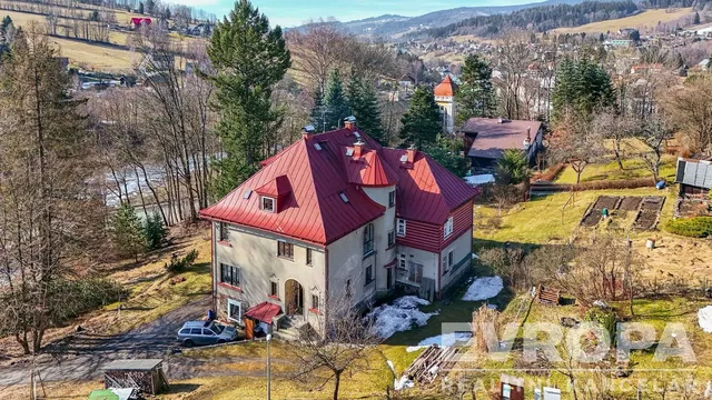 Haus und umgebung; blick