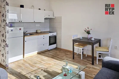 Cuisine; électroménager, lumière naturelle