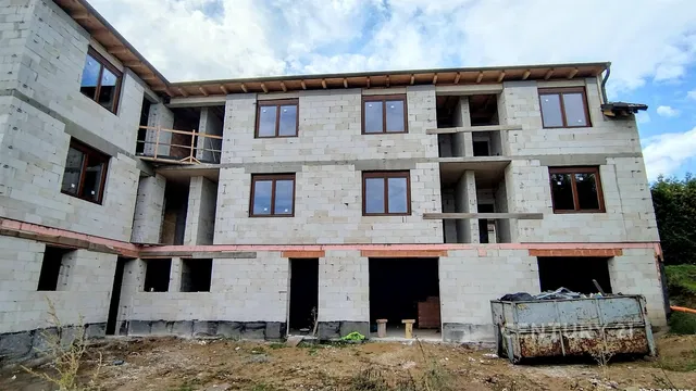 Haus und umgebung; renovierungsbedürftig