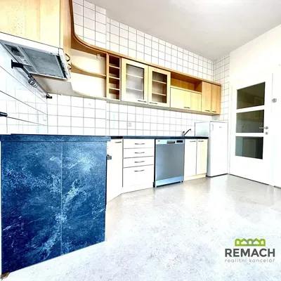 Mutfak; mutfak aletleri, fayans zemin, tadilatlı, doğal ışık