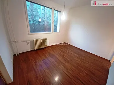 Chambre; vue, parquet, lumière naturelle