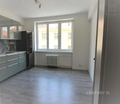 Küche; blick, fliesenboden, renoviert, tageslicht