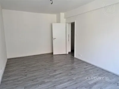 Schlafzimmer; fliesenboden, renoviert