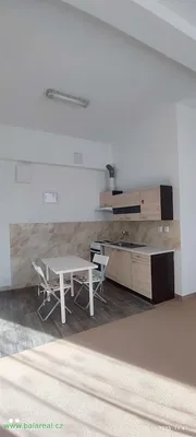 Küche; küchengeräte, fliesenboden, holzboden, tageslicht