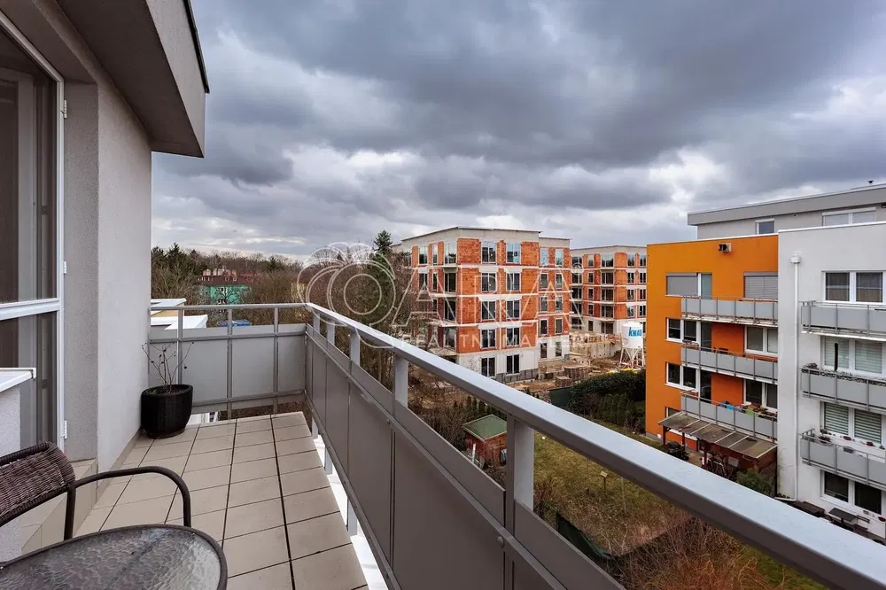 Balkon; manzara, fayans zemin