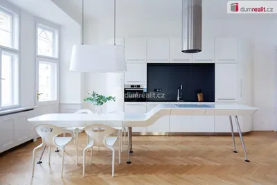 Küche; küchengeräte, moderner stil, holzboden, tageslicht, renoviert