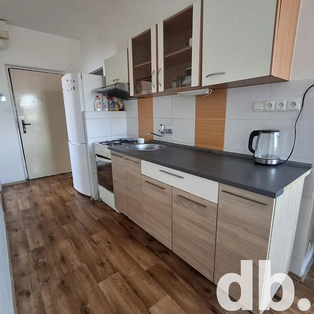 Küche; küchengeräte, holzboden