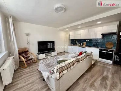 Oturma odası; modern stil, tadilatlı, doğal ışık