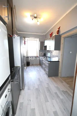 Kuhinja; kuhinjski aparati, prirodno svjetlo, moderni stil