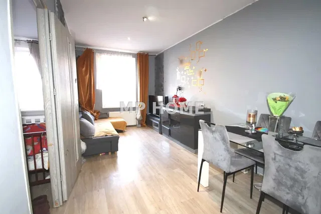 Obývací pokoj; přirozené světlo, moderní styl