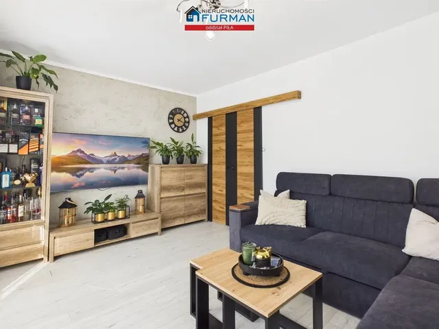 Obývací pokoj; moderní styl, dřevěná podlaha