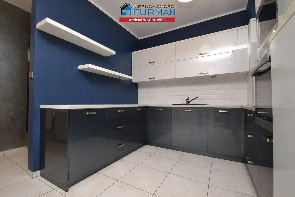 Kuchyně; kuchyňské spotřebiče, dlažba, po rekonstrukci