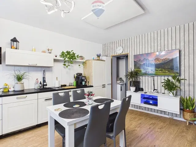 Cuisine; lumière naturelle, style moderne