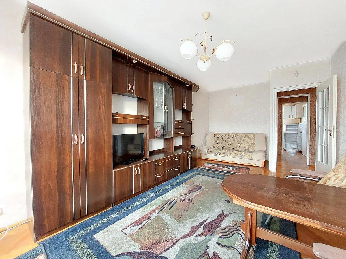 Salon; parquet, lumière naturelle, style rustique