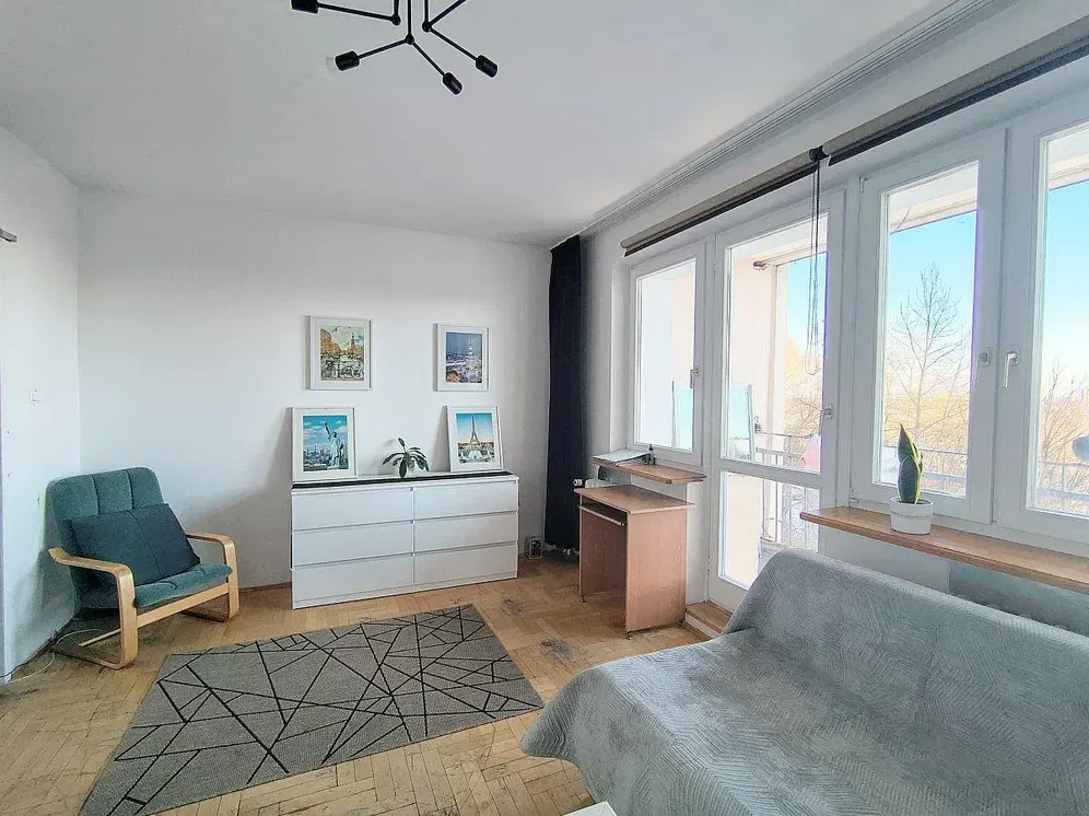 Spavaća soba; prirodno svjetlo, moderni stil