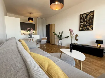 Oturma odası; doğal ışık, modern stil