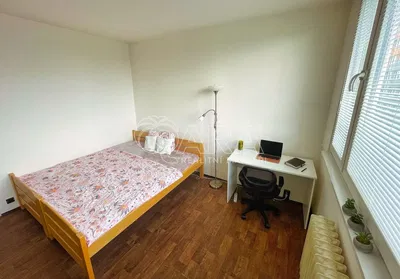 Chambre; parquet, lumière naturelle