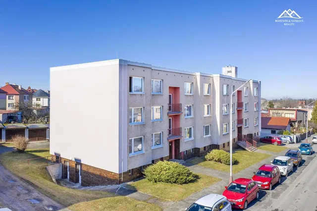 Maison et environs; vue