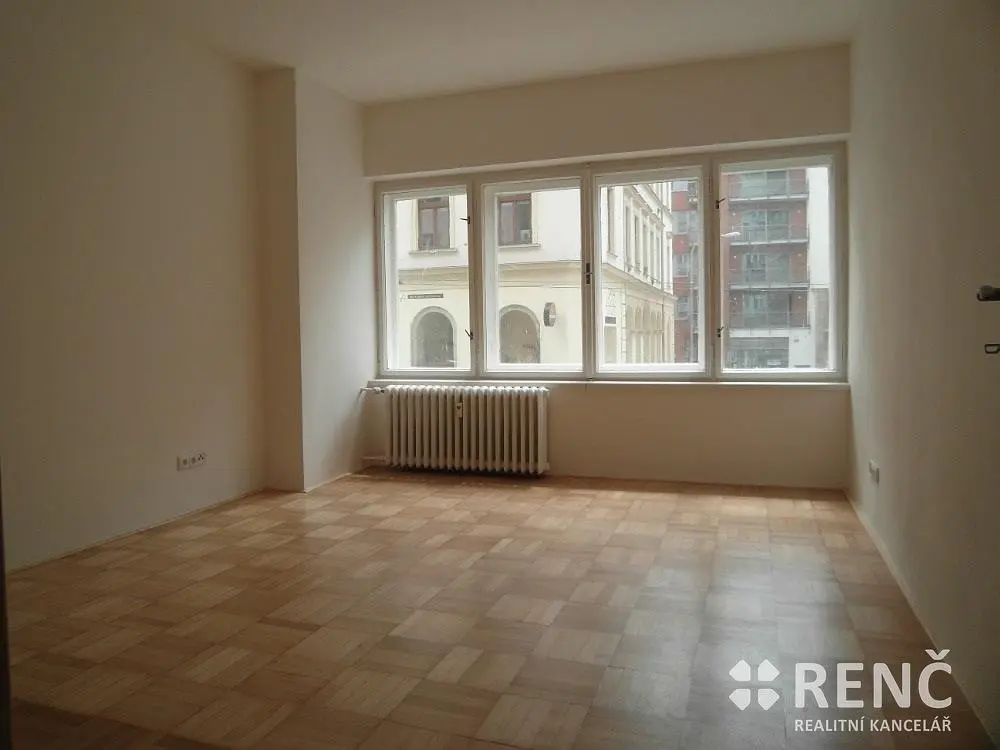 Oturma odası; manzara, fayans zemin, doğal ışık