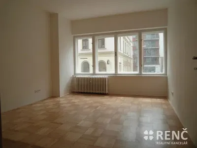 Oturma odası; manzara, fayans zemin, doğal ışık