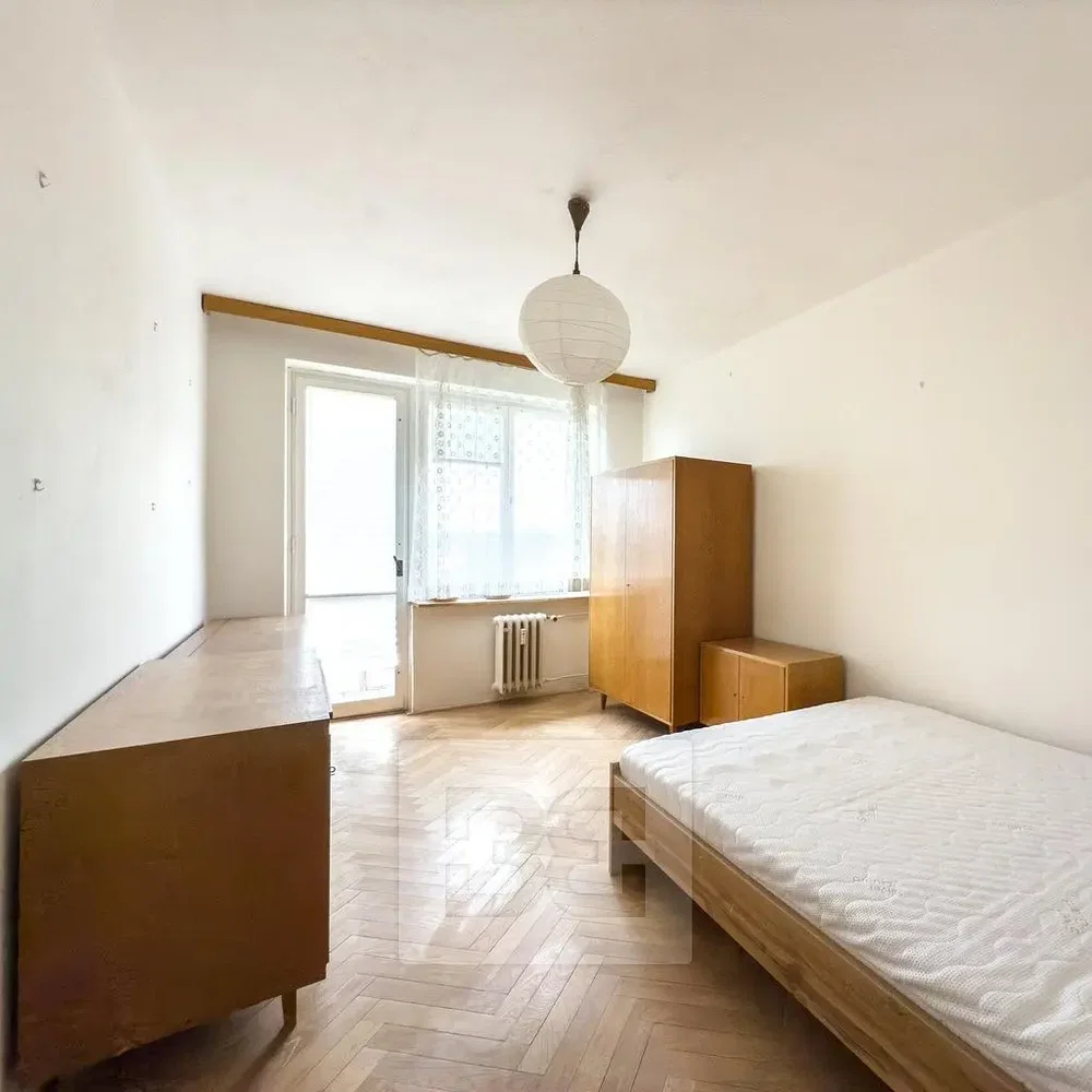 Schlafzimmer; tageslicht, holzboden