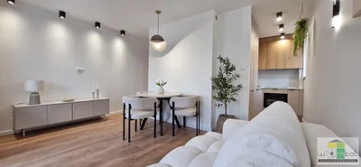 Oturma odası; doğal ışık, modern stil, tadilatlı