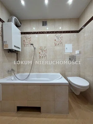 Koupelna; dlažba, ohřívač vody