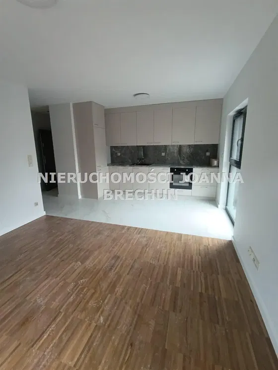 Küche; holzboden, tageslicht, renoviert