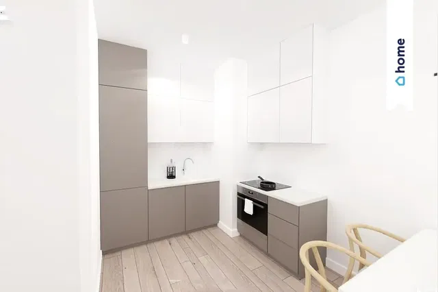 Küche; küchengeräte, holzboden, tageslicht, moderner stil, renoviert