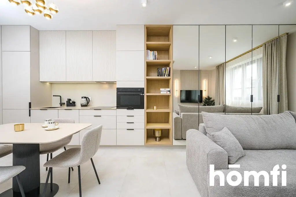 Salon; style moderne, lumière naturelle, rénové